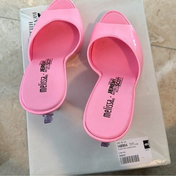 Jeremy Scott x Melissa pool shoes - Picture 3 of 4